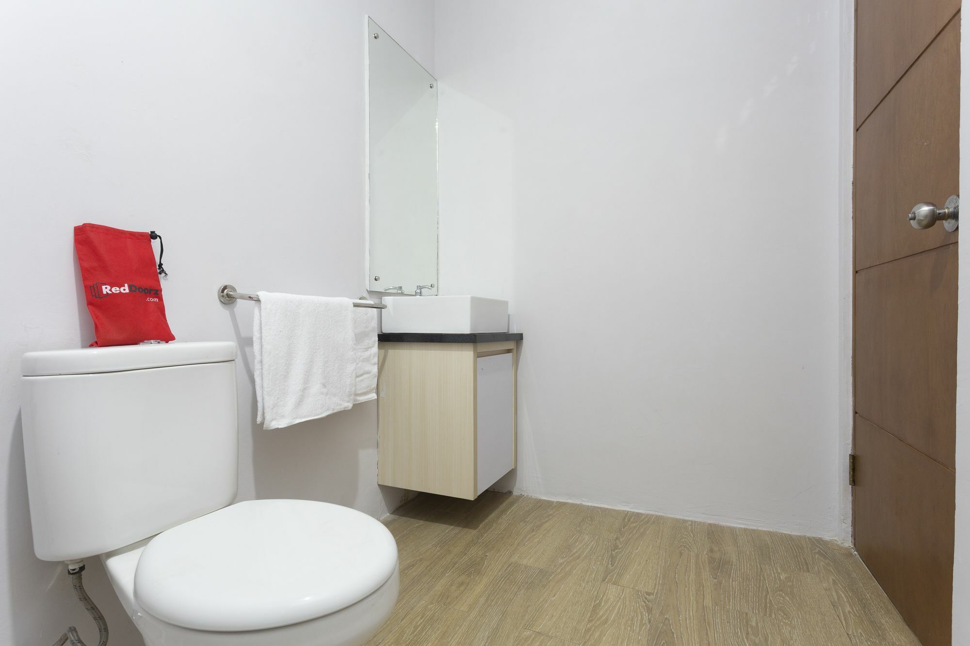 Reddoorz Plus Near Cilandak Town Square 2 Джакарта Екстериор снимка