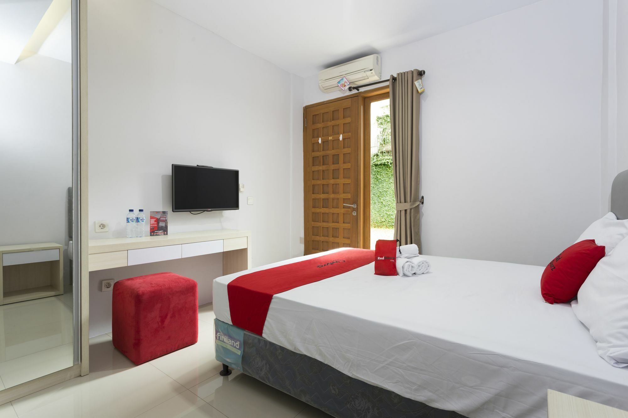 Reddoorz Plus Near Cilandak Town Square 2 Джакарта Екстериор снимка